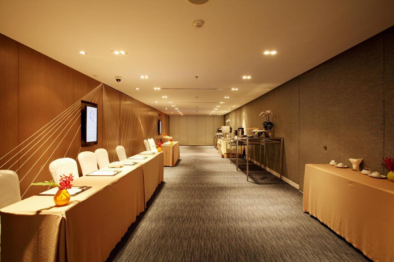 Centara Watergate Pavilion Hotel Бангкок Екстер'єр фото
